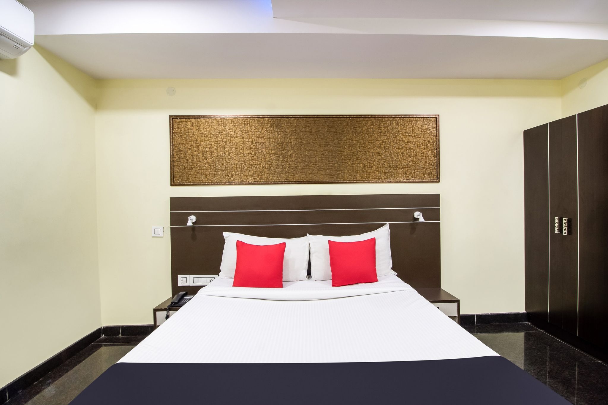 Capital O Sri Navya Grand Near Nexus Hyderabad Deluxe 3