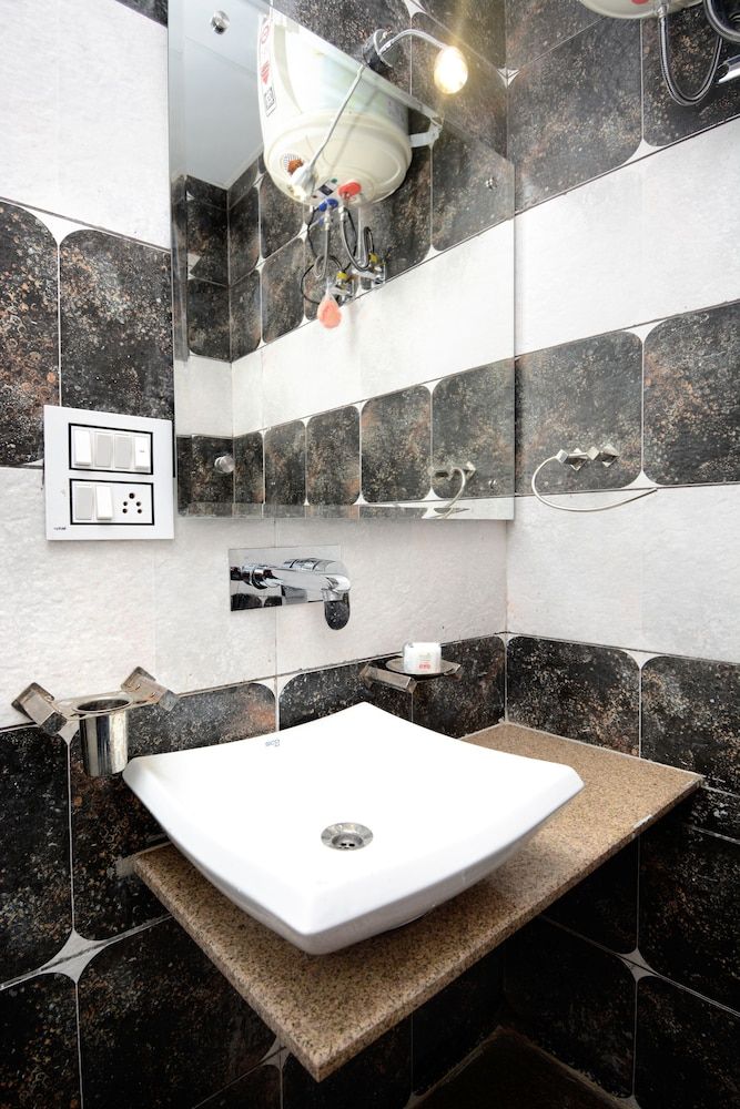 OYO 30999 Hotel Vaishno Double or Twin Room 18