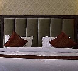 undefined Cygnett Style Signature 6