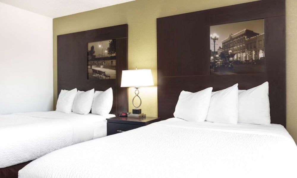 Room, 2 Queen Beds, Smoking