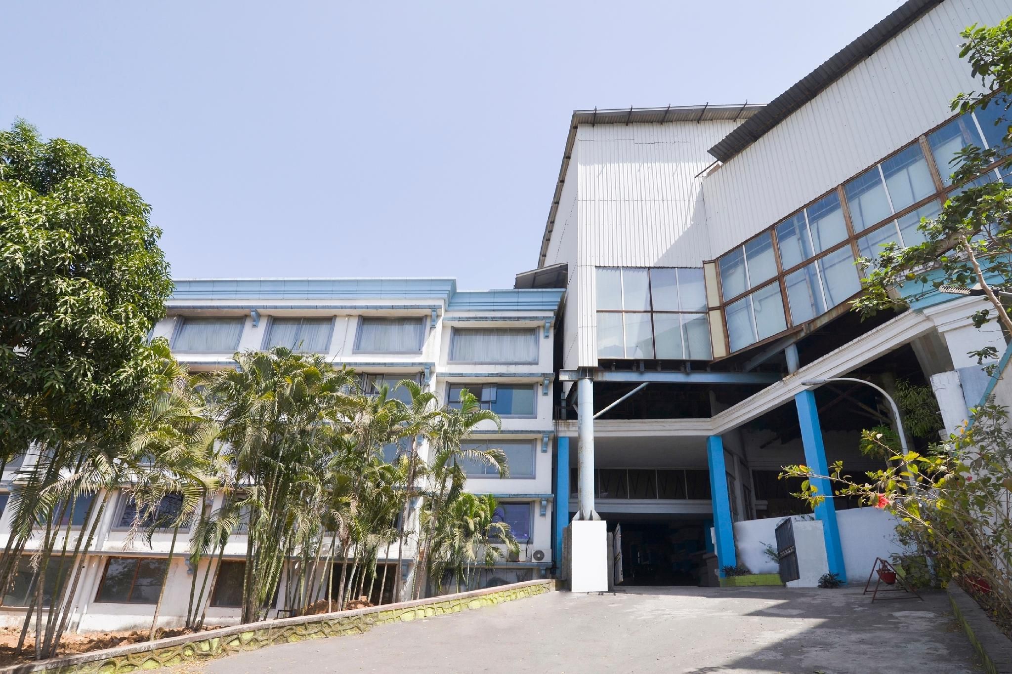 undefined Townhouse Royal Palms Hotel - Lily Collection 4