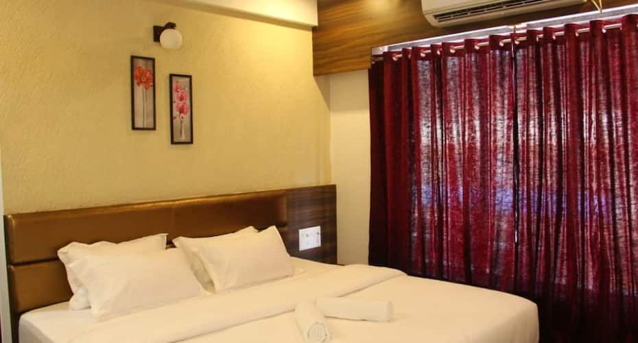 Ganeshkrupa Deluxe Deluxe AC Room 2