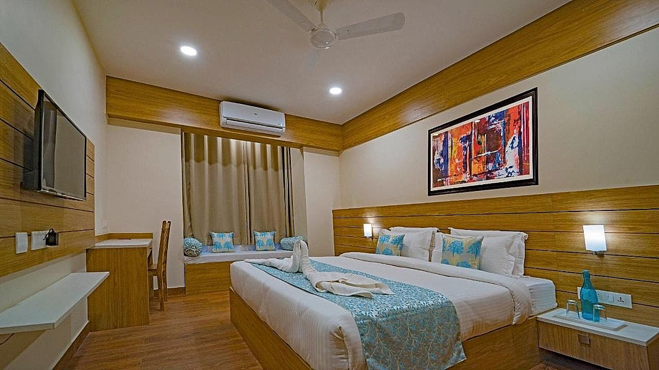 Crimson Park residency Executive Queen Room