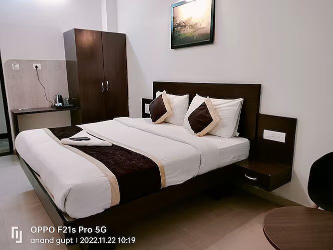 Hotel Four Seasons Super Deluxe Room 2