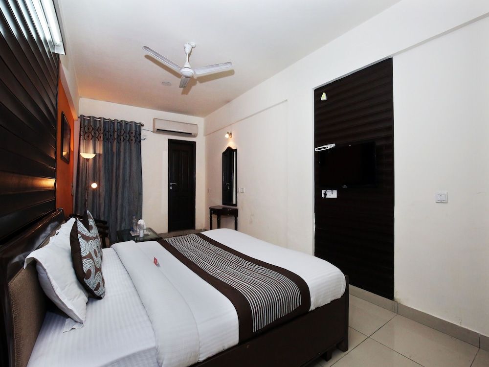 OYO 1732 Hotel The days Inn Double or Twin Room 2