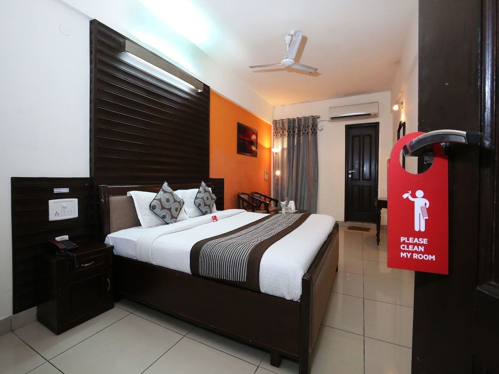 OYO 1732 Hotel The days Inn Double or Twin Room 11