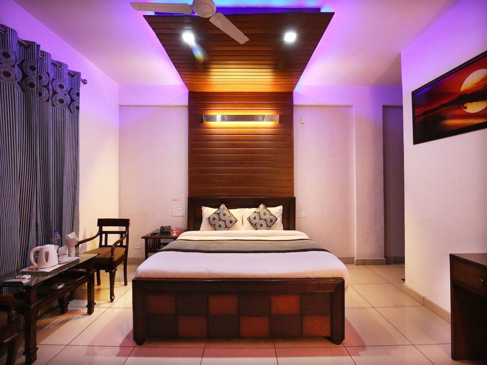 OYO 1732 Hotel The days Inn Double or Twin Room 4