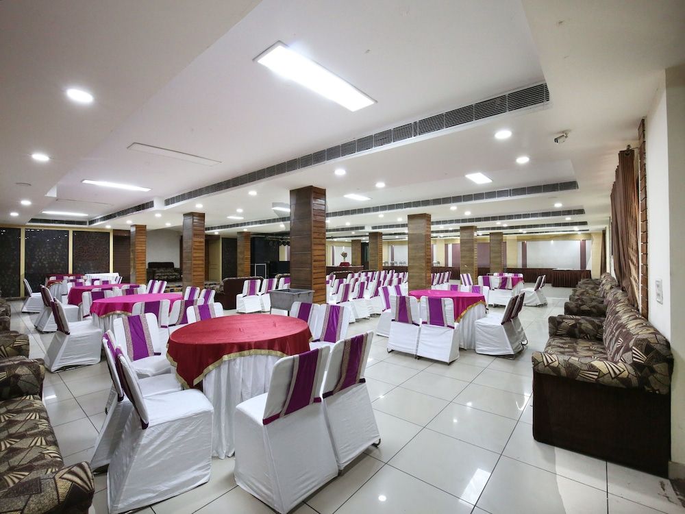 undefined OYO 1732 Hotel The days Inn 3