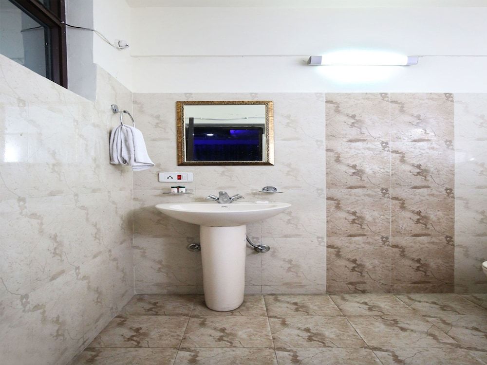 OYO 1732 Hotel The days Inn Double or Twin Room 18