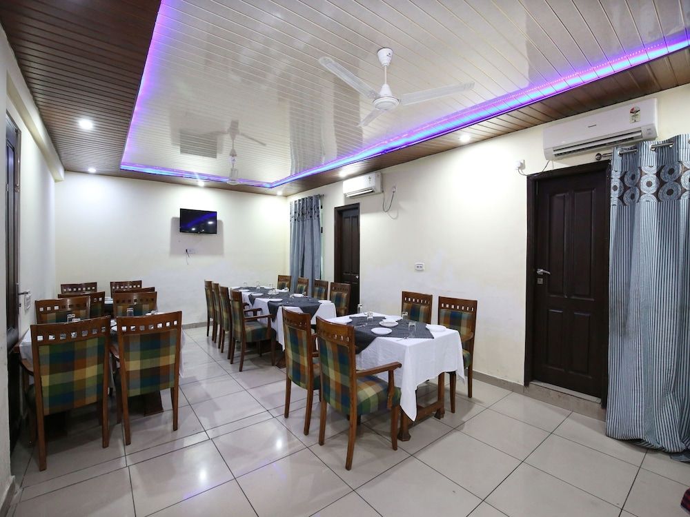 undefined OYO 1732 Hotel The days Inn 6