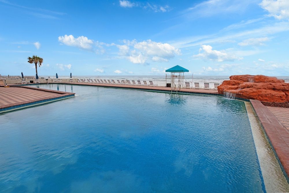 Harbour Beach Oceanfront Resort