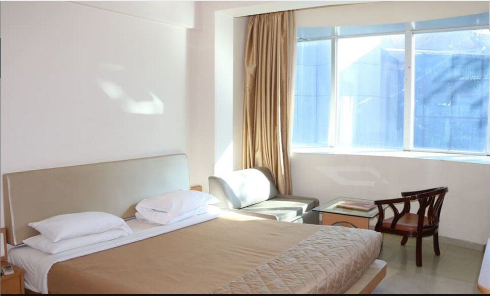 Summer Plaza Resort Executive Room 17