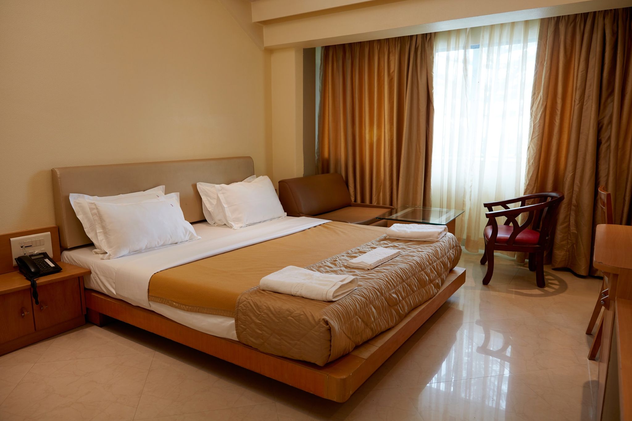 Summer Plaza Resort Executive Room 4