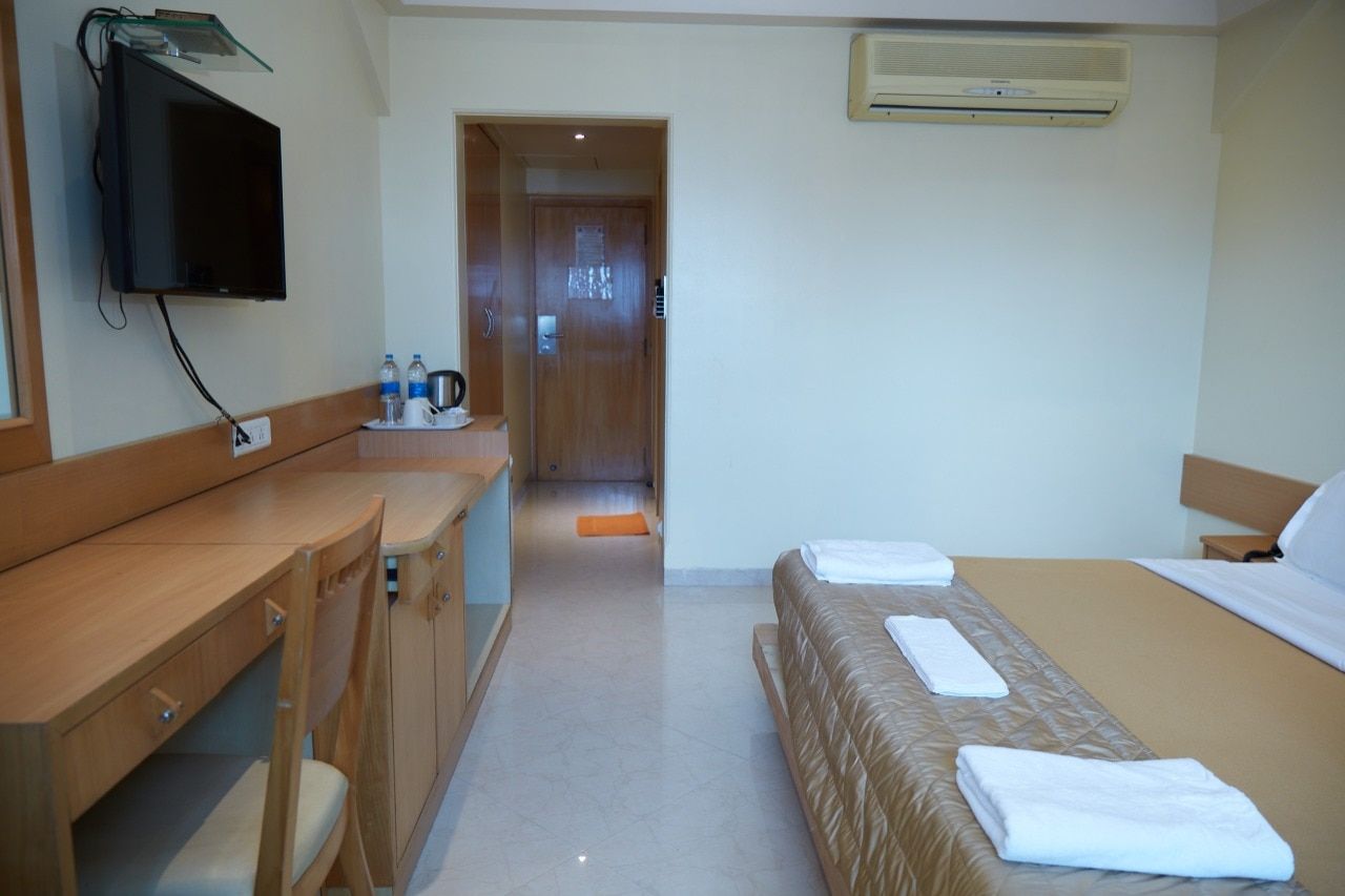 Summer Plaza Resort Executive Room 10