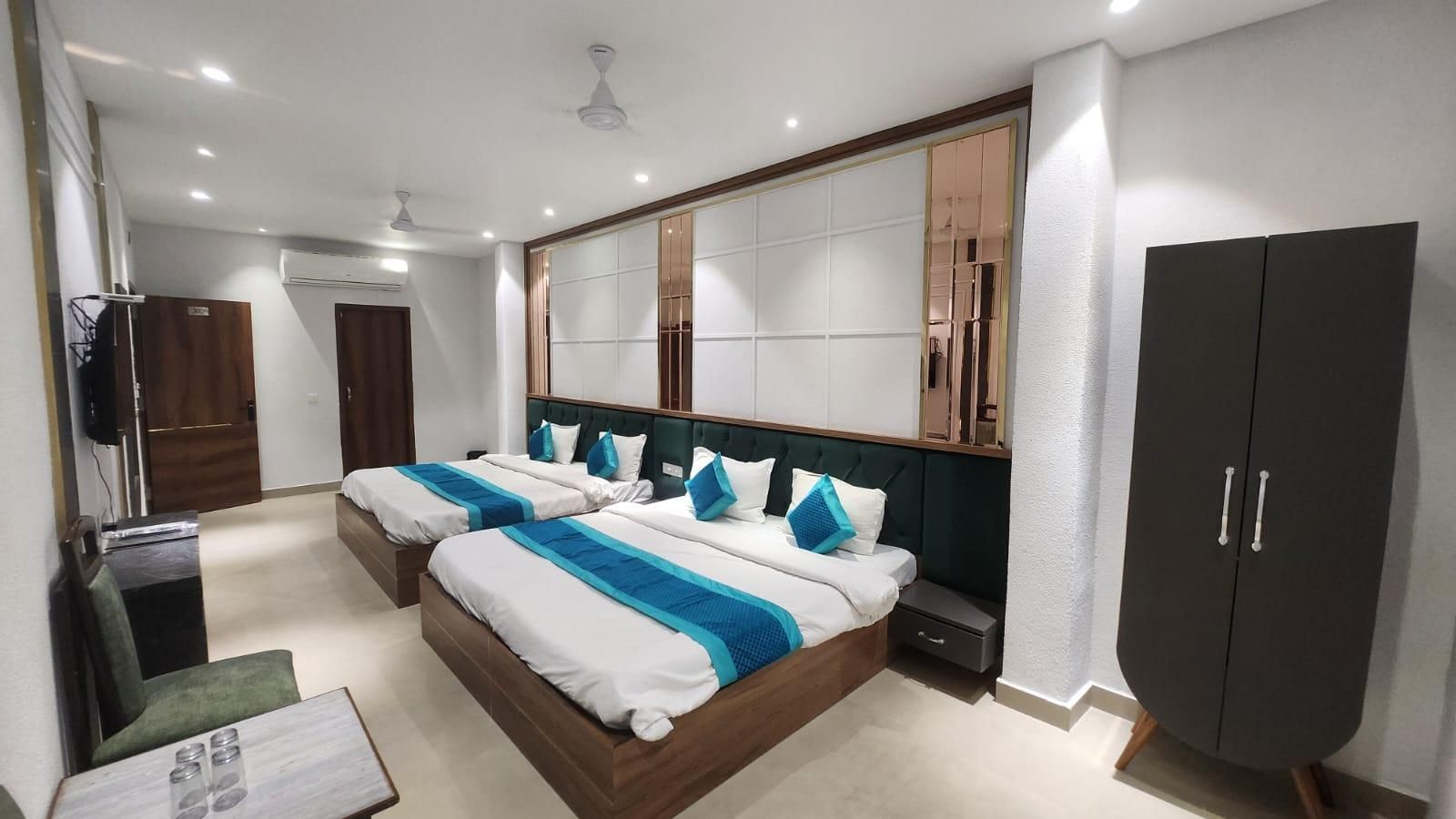 Suite - 4 Adults, City view