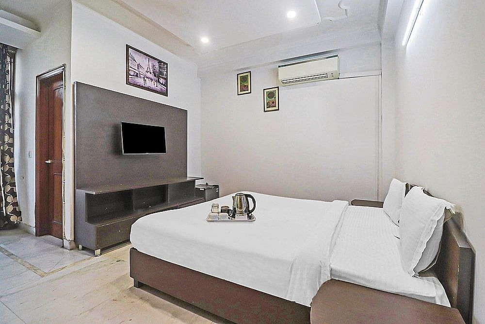 OYO 474 Hotel VM Residency Standard Double Room 5