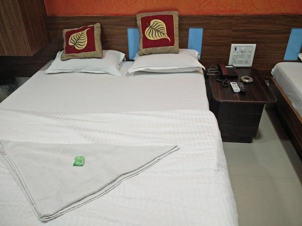 undefined OYO Hotel Sion Residency 9
