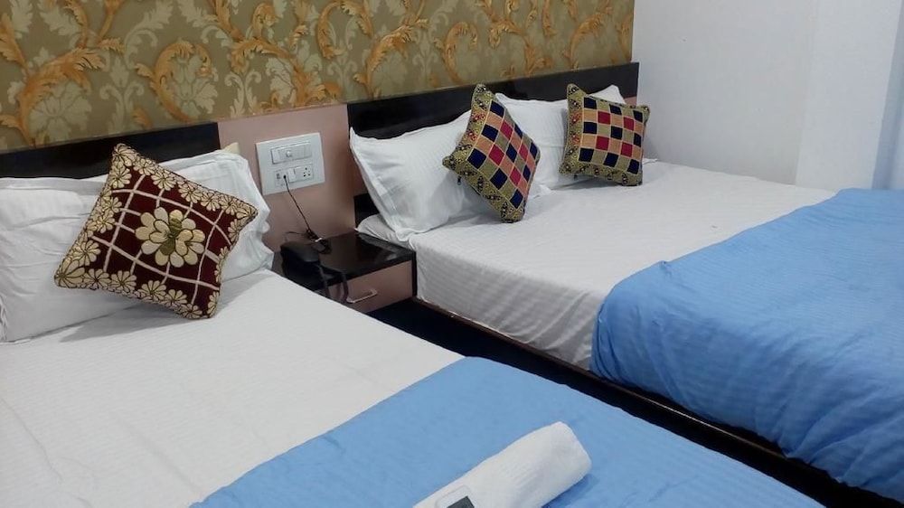 undefined OYO Hotel Sion Residency 8