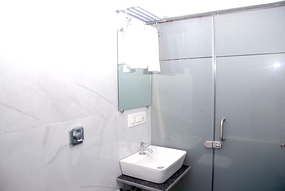 Ocean Suites Hotel Deluxe Room 25