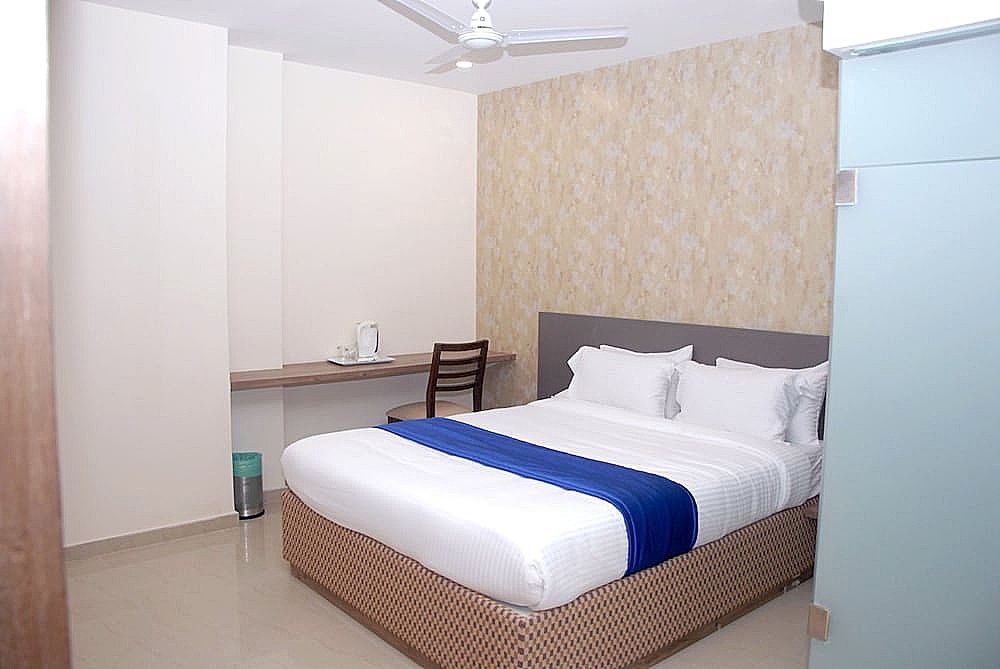 Ocean Suites Hotel Deluxe Room 11