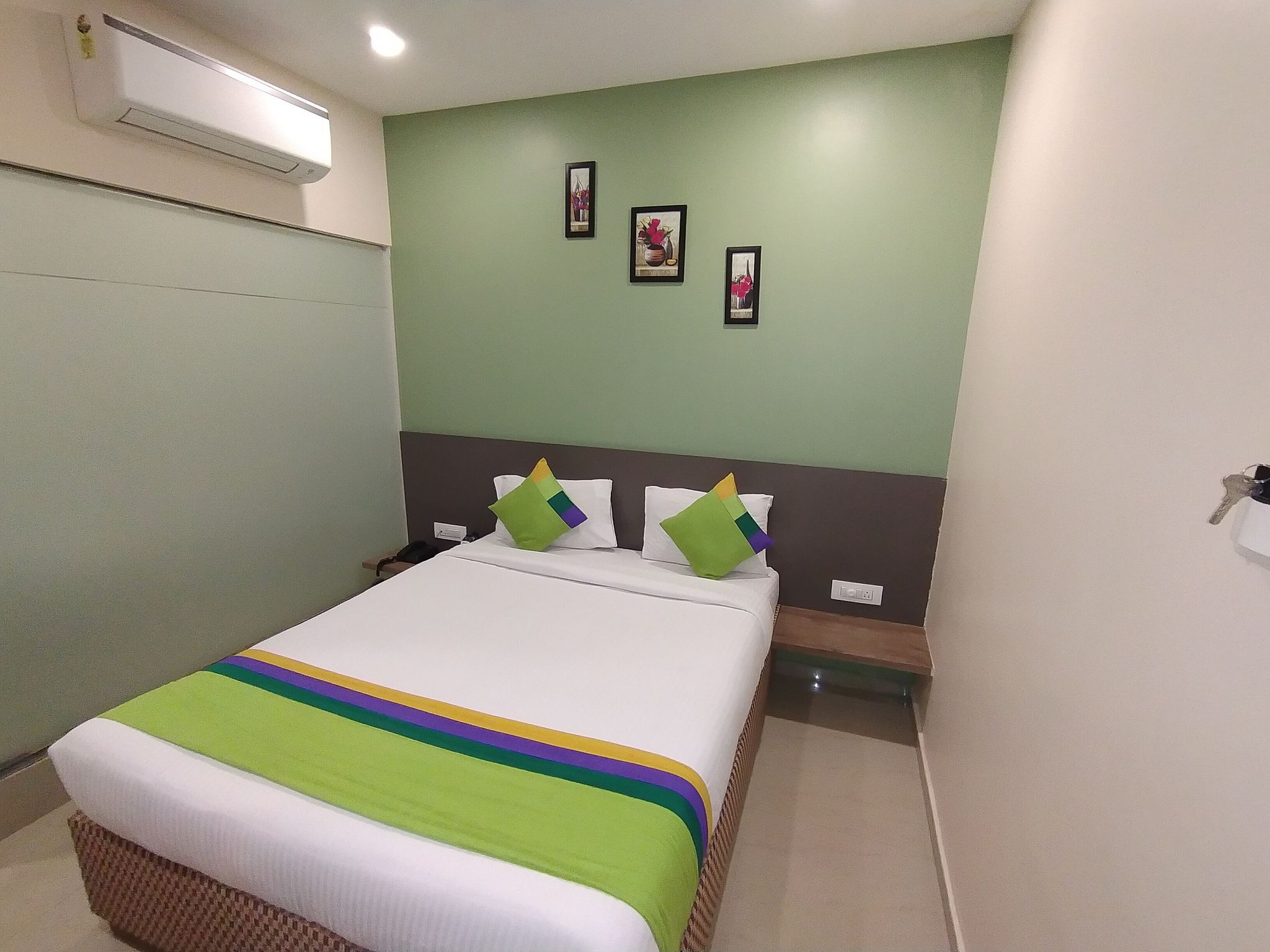 Ocean Suites Hotel Deluxe Room 16