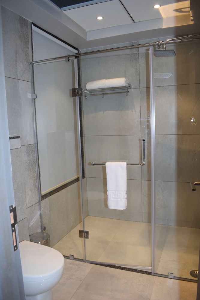 Hotel Deep Clarks Inn Lucknow Deluxe Room 13