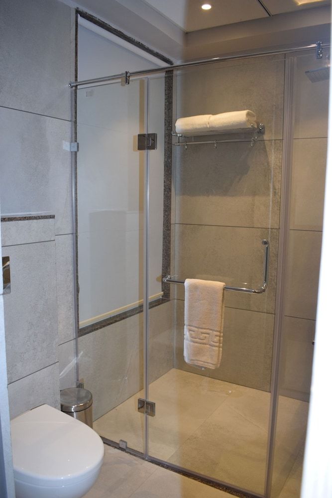 Hotel Deep Clarks Inn Lucknow Deluxe Room 12