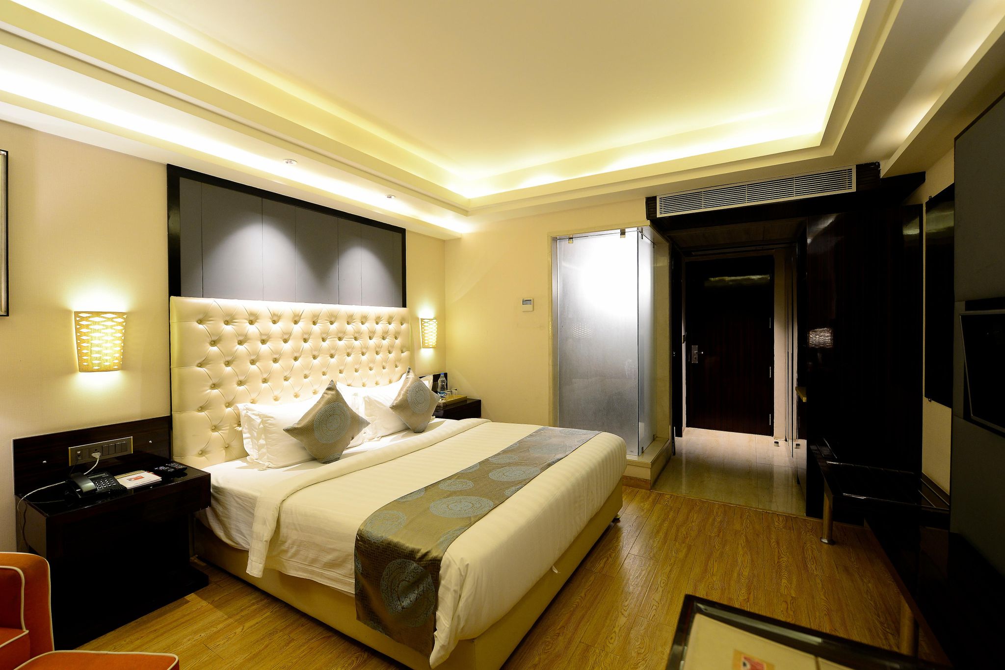 Hotel Deep Clarks Inn Lucknow Deluxe Room