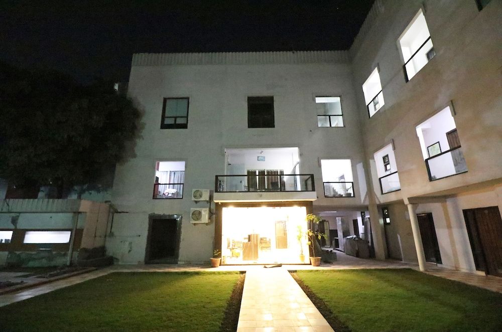 undefined OYO 19979 Hotel Rajshri