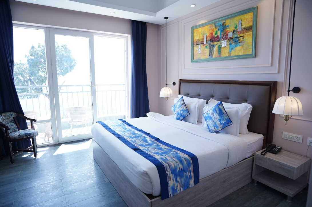 Superior Valley View Room