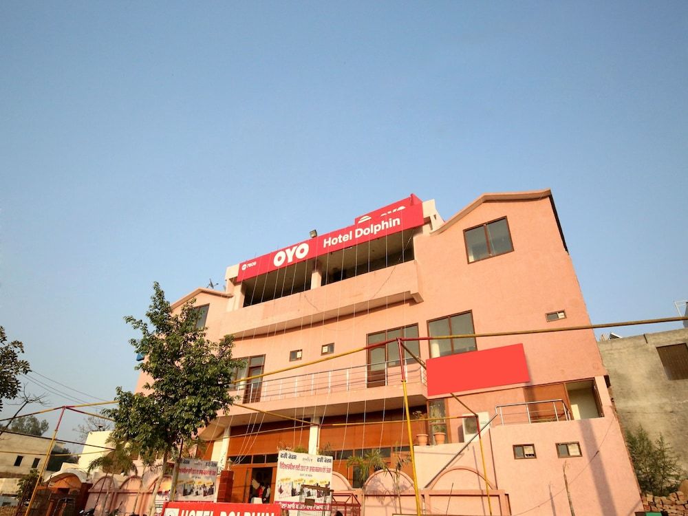 undefined OYO 7609 Hotel Dolphin 2