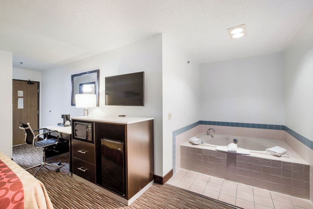 Suite, 1 King Bed, Non Smoking, Jetted Tub