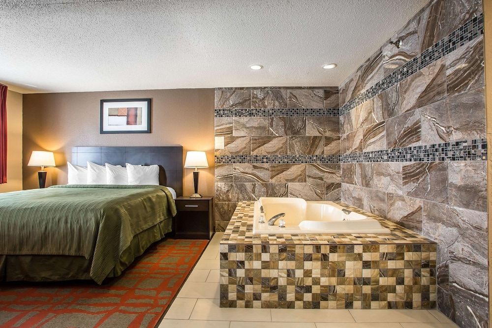 Suite, 1 King Bed, Non Smoking
