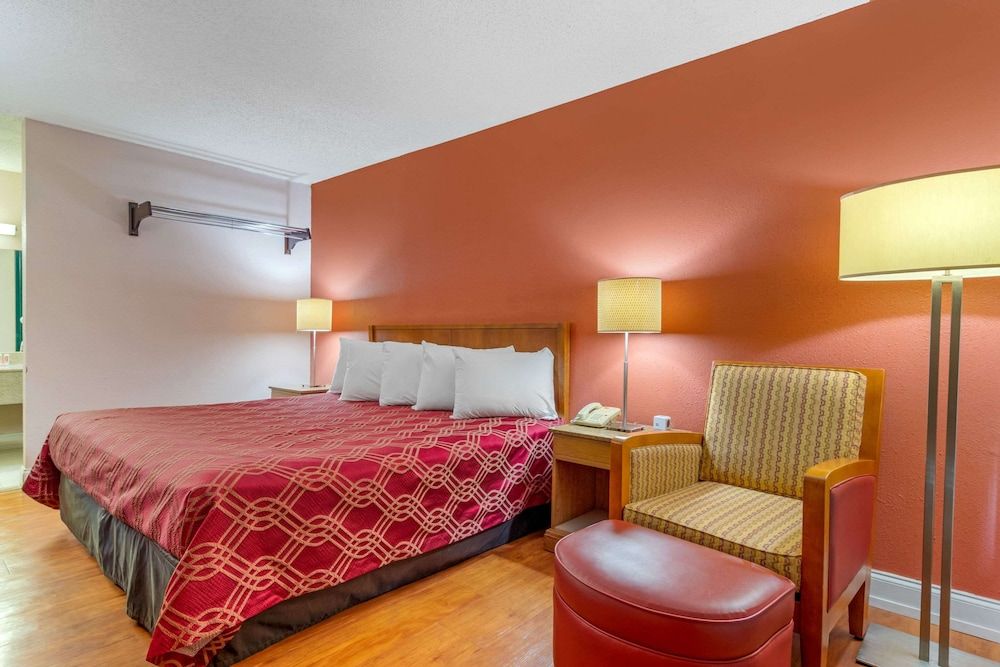 Standard Room, 1 King Bed