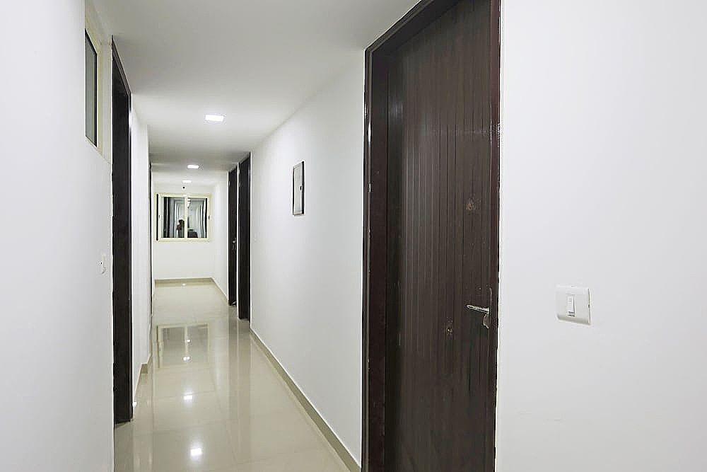 undefined OYO 48664 White House 4