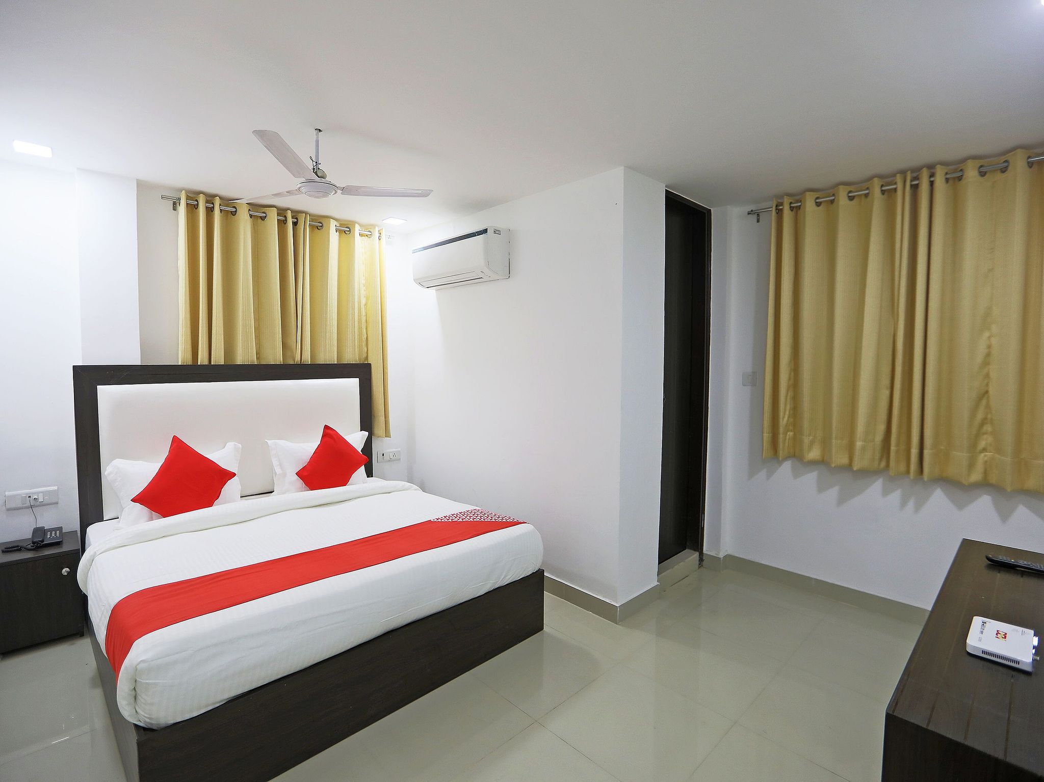 undefined OYO 48664 White House 5