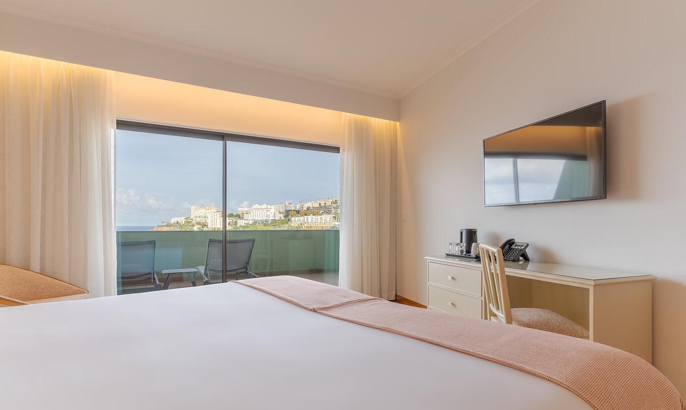Side Sea View Suite
