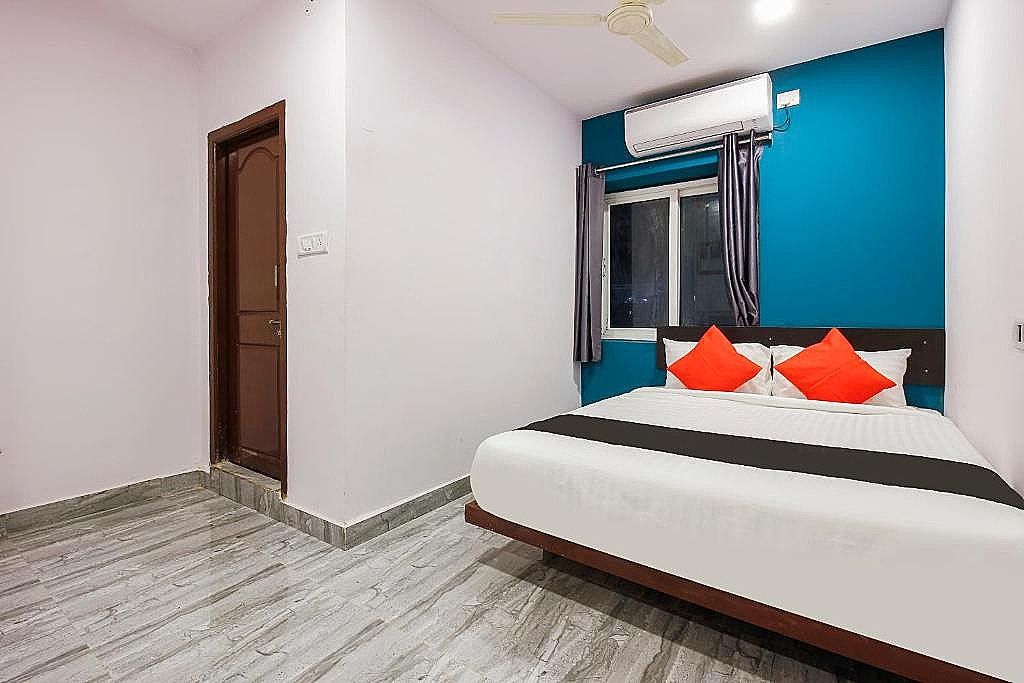 Capital O Che Sigma Hotel Classic Room 4