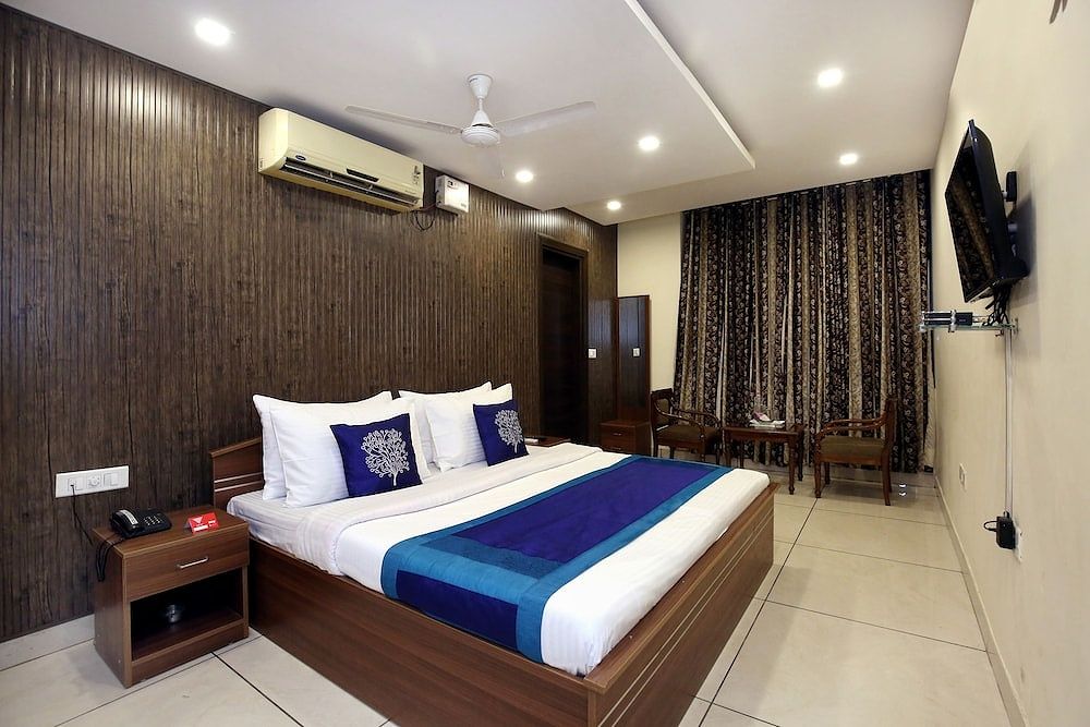 undefined OYO 9951 Hotel Satkar Avenue 8