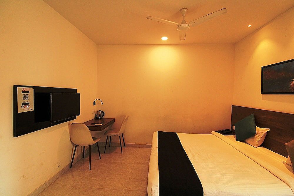 Hotel Arunaa Inn Deluxe