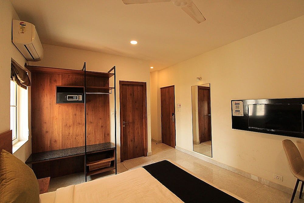 Deluxe Room With Two Way Airport Transfer