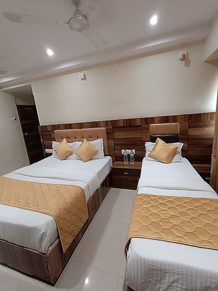Hotel Rishi International