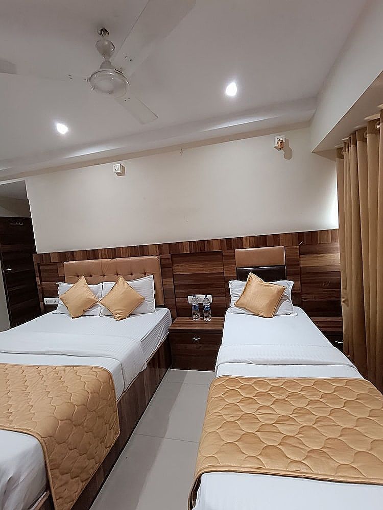 Hotel Rishi International