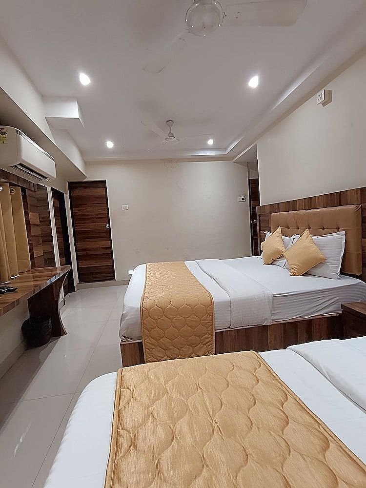 Hotel Rishi International