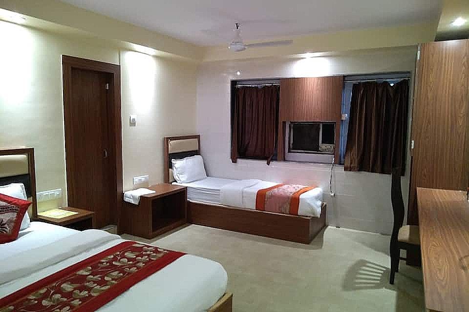 Hotel Rishi International