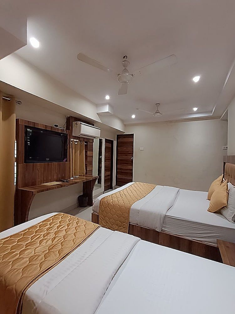 Hotel Rishi International