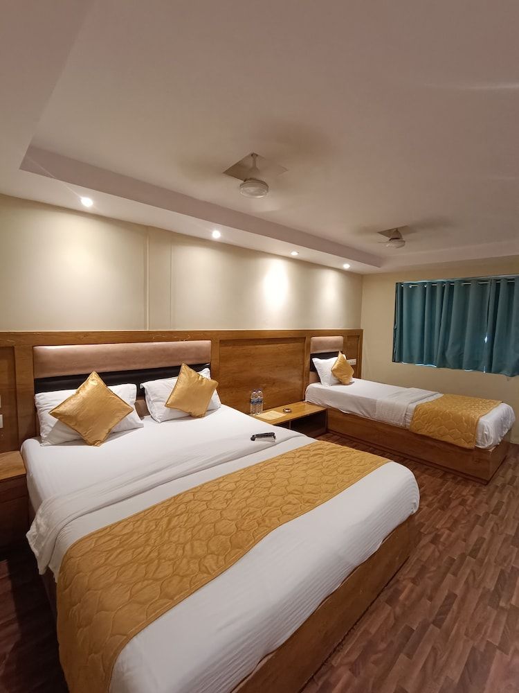 Hotel Rishi International