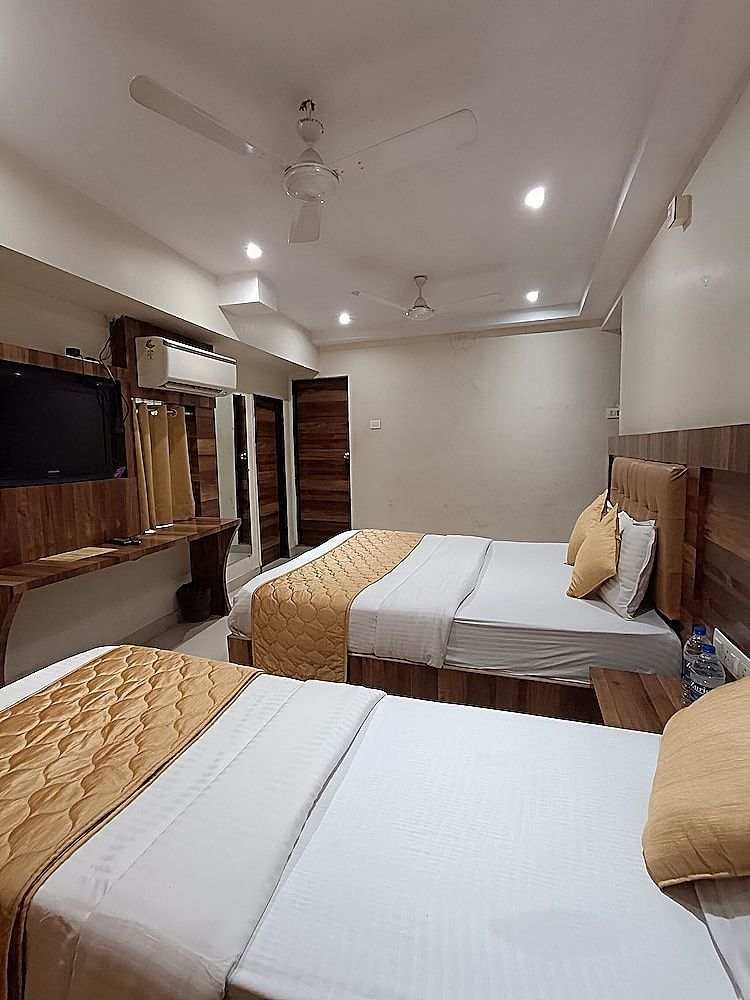 Hotel Rishi International
