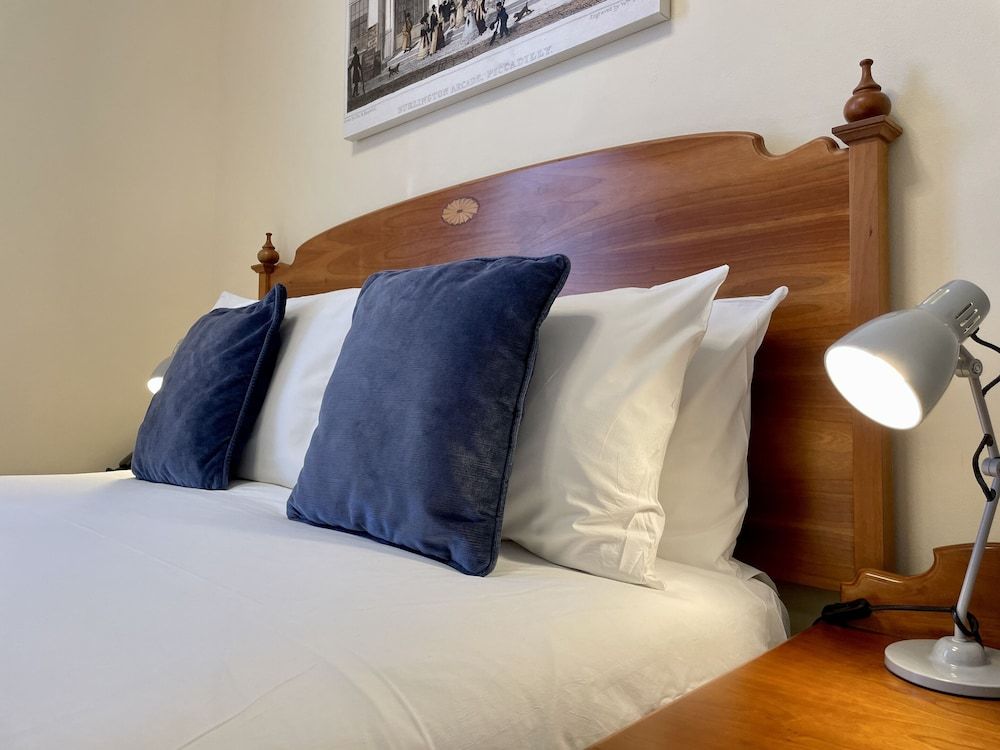 The Windermere Hotel, London Standard Double Room, Ensuite 6