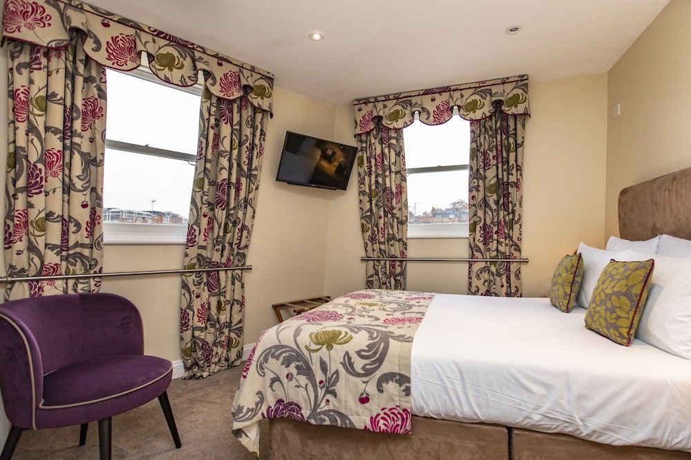 The Windermere Hotel, London Standard Double Room, Ensuite 3